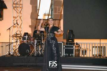 Concierto de la cantante grancanario Cristina Ramos en la plaza de San Juan/Francisco Javier Santana./Francisco Javier Santana.